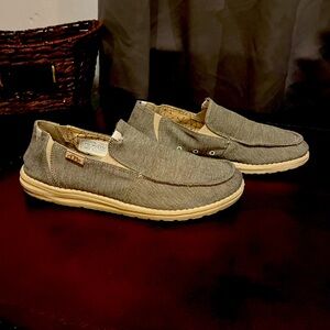 Hey dude-steppa- men’s 11-awesome